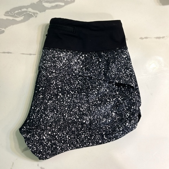 Lululemon speed up shorts - Picture 3 of 4